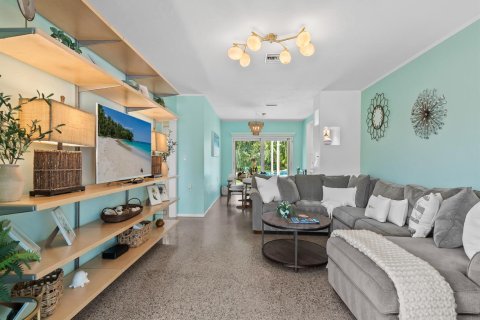 House in Fort Lauderdale, Florida 3 bedrooms, 128.21 sq.m. № 2365330 - photo 17