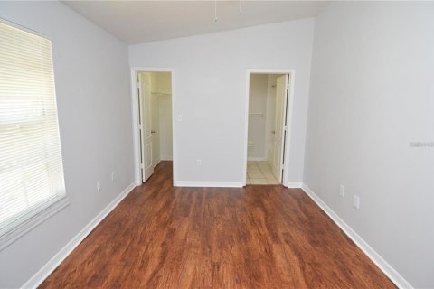 Townhouse in Tampa, Florida 2 bedrooms, 96.06 sq.m. № 1905340 - photo 13