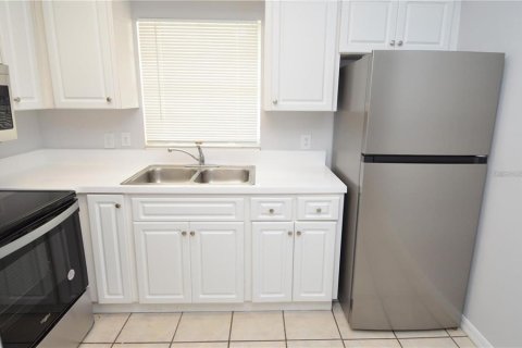 Townhouse in Tampa, Florida 2 bedrooms, 96.06 sq.m. № 1905340 - photo 11