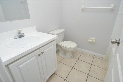 Townhouse in Tampa, Florida 2 bedrooms, 96.06 sq.m. № 1905340 - photo 15