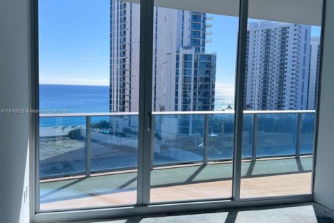 Condo in Sunny Isles Beach, Florida, 2 bedrooms  № 1831065 - photo 8