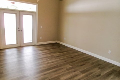 Casa en venta en Zephyrhills, Florida, 4 dormitorios, 199 m2 № 2222818 - foto 7