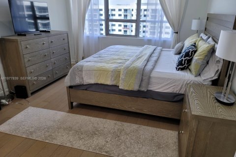 Condo in Miami Beach, Florida, 1 bedroom  № 2044594 - photo 10