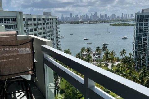 Condo in Miami Beach, Florida, 1 bedroom  № 2044594 - photo 2
