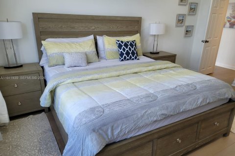 Condo in Miami Beach, Florida, 1 bedroom  № 2044594 - photo 12