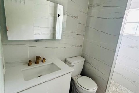 Copropriété à louer à Sarasota, Floride: 2 chambres, 67.63 m2 № 1540127 - photo 11