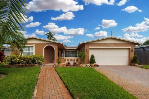 Casa en Pembroke Pines, Florida 4 dormitorios, 158.77 m2 № 2307798