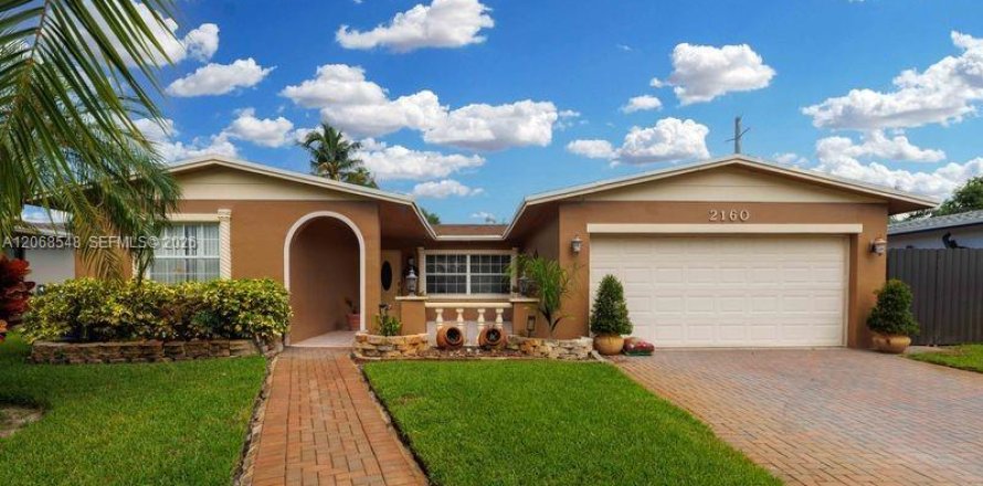 Casa en Pembroke Pines, Florida 4 dormitorios, 158.77 m2 № 2307798