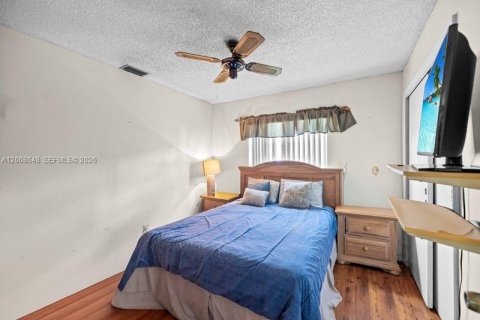 Casa en venta en Pembroke Pines, Florida, 4 dormitorios, 158.77 m2 № 2307798 - foto 16