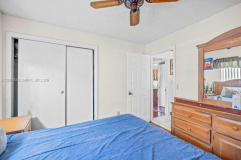 Casa en venta en Pembroke Pines, Florida, 4 dormitorios, 158.77 m2 № 2307798 - foto 17