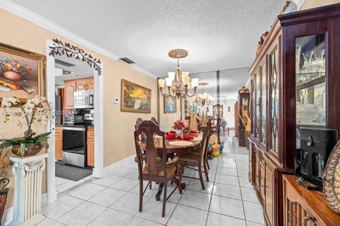 Casa en venta en Pembroke Pines, Florida, 4 dormitorios, 158.77 m2 № 2307798 - foto 6