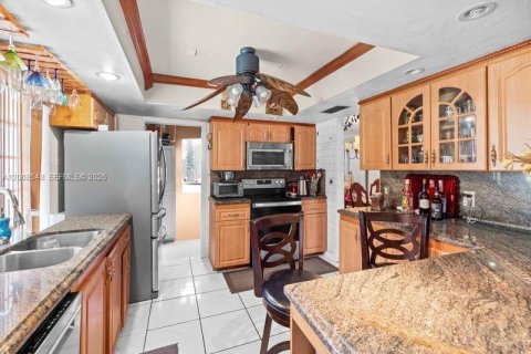 Casa en venta en Pembroke Pines, Florida, 4 dormitorios, 158.77 m2 № 2307798 - foto 13