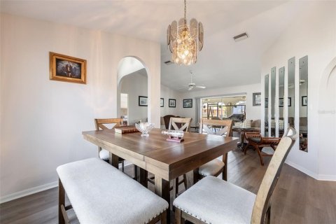 House in Port Charlotte, Florida 3 bedrooms, 190.91 sq.m. № 1866797 - photo 16