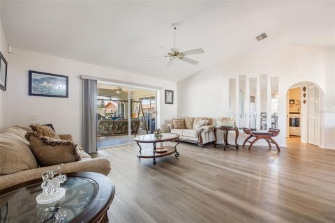 House in Port Charlotte, Florida 3 bedrooms, 190.91 sq.m. № 1866797 - photo 12