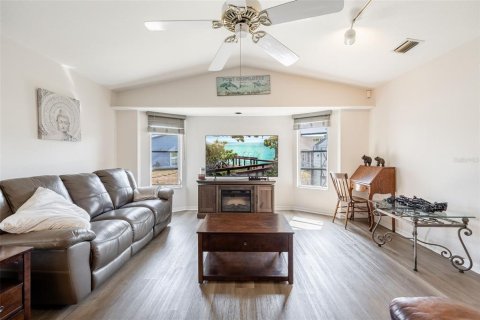 House in Port Charlotte, Florida 3 bedrooms, 190.91 sq.m. № 1866797 - photo 4