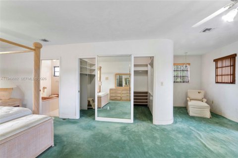 House in Miami, Florida 4 bedrooms, 245.82 sq.m. № 2009229 - photo 28