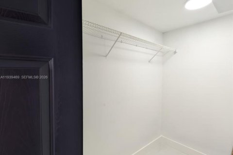 Copropriété à louer à Pembroke Pines, Floride: 3 chambres, 104.52 m2 № 1997446 - photo 10