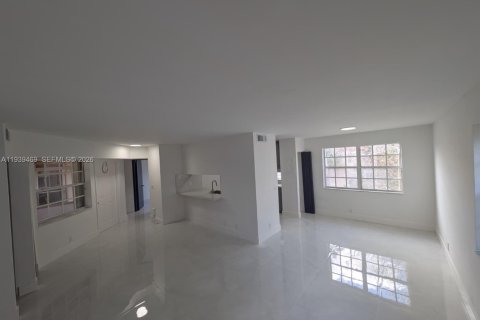 Copropriété à louer à Pembroke Pines, Floride: 3 chambres, 104.52 m2 № 1997446 - photo 7