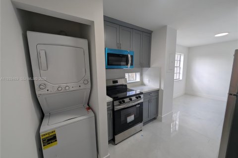 Condo à Pembroke Pines, Floride, 3 chambres  № 1997446