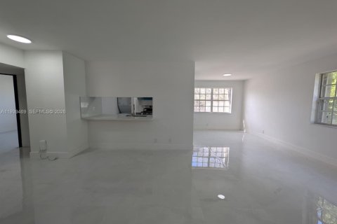 Copropriété à louer à Pembroke Pines, Floride: 3 chambres, 104.52 m2 № 1997446 - photo 8