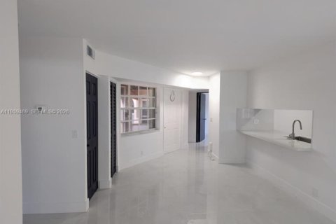 Copropriété à louer à Pembroke Pines, Floride: 3 chambres, 104.52 m2 № 1997446 - photo 6