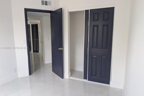 Copropriété à louer à Pembroke Pines, Floride: 3 chambres, 104.52 m2 № 1997446 - photo 15