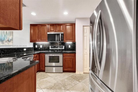 Touwnhouse à vendre à Tamarac, Floride: 2 chambres, 107.3 m2 № 2402644 - photo 9