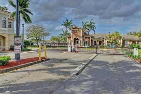 Touwnhouse à vendre à Tamarac, Floride: 2 chambres, 107.3 m2 № 2402644 - photo 25