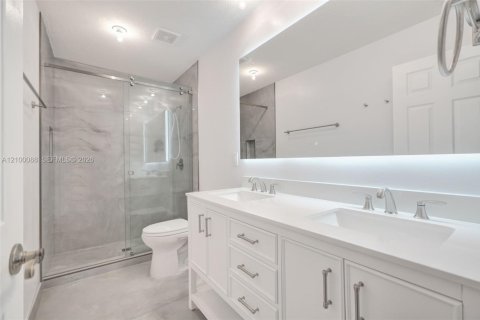 Touwnhouse à vendre à Tamarac, Floride: 2 chambres, 107.3 m2 № 2402644 - photo 12