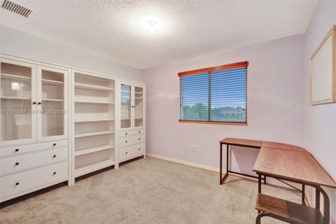 Touwnhouse à vendre à Tamarac, Floride: 2 chambres, 107.3 m2 № 2402644 - photo 11