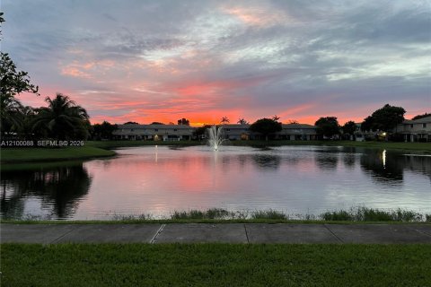 Touwnhouse à vendre à Tamarac, Floride: 2 chambres, 107.3 m2 № 2402644 - photo 15