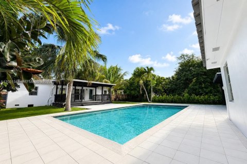 Villa ou maison à vendre à Biscayne Park, Floride: 3 chambres № 2262787 - photo 2
