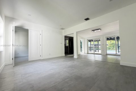 Villa ou maison à vendre à Biscayne Park, Floride: 3 chambres № 2262787 - photo 6