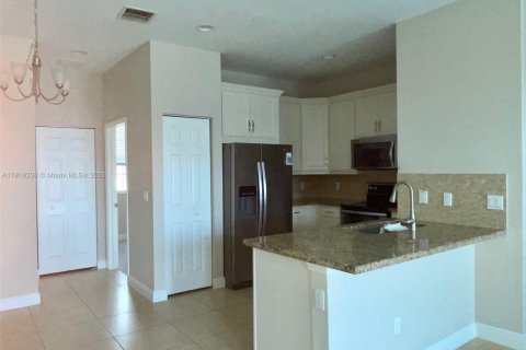 Adosado en alquiler en Miramar, Florida, 3 dormitorios, 178.28 m2 № 1974887 - foto 8