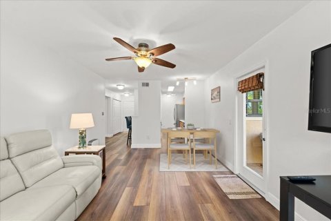 Condo in Daytona Beach, Florida, 2 bedrooms  № 1578278 - photo 7