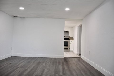 Villa ou maison à vendre à Lakeland, Floride: 4 chambres, 111.85 m2 № 2121099 - photo 8