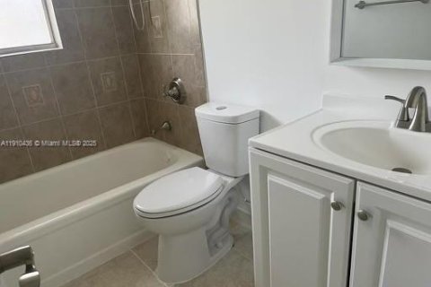 Condominio en venta en Deerfield Beach, Florida, 2 dormitorios, 78.04 m2 № 2013145 - foto 2