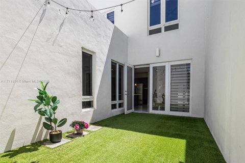 Townhouse in LANDMARK in Doral, Florida 3 bedrooms, 204.38 sq.m. № 1864976 - photo 17
