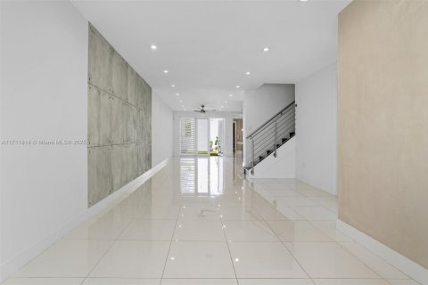 Townhouse in LANDMARK in Doral, Florida 3 bedrooms, 204.38 sq.m. № 1864976 - photo 3