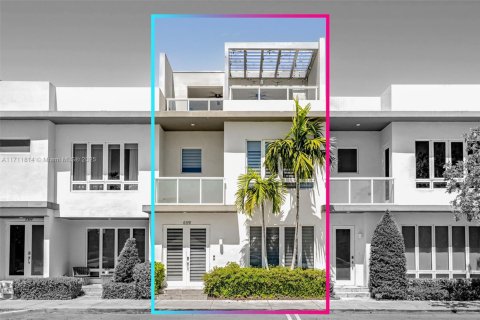Townhouse in LANDMARK in Doral, Florida 3 bedrooms, 204.38 sq.m. № 1864976 - photo 1