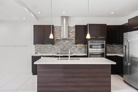 Townhouse in LANDMARK in Doral, Florida 3 bedrooms, 204.38 sq.m. № 1864976 - photo 6