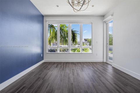 Townhouse in LANDMARK in Doral, Florida 3 bedrooms, 204.38 sq.m. № 1864976 - photo 20
