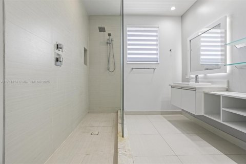 Townhouse in LANDMARK in Doral, Florida 3 bedrooms, 204.38 sq.m. № 1864976 - photo 22