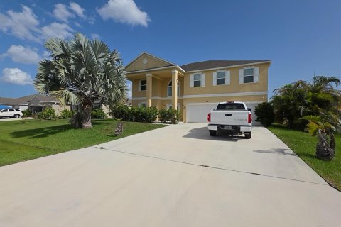 House in Port St. Lucie, Florida 5 bedrooms, 363.81 sq.m. № 2294082