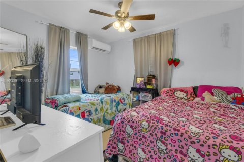 House in Miami Gardens, Florida 3 bedrooms, 80.27 sq.m. № 1982285 - photo 16