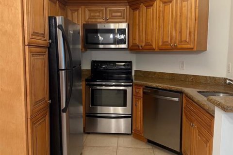 Condo in Lake Mary, Florida, 3 bedrooms  № 1877265 - photo 9