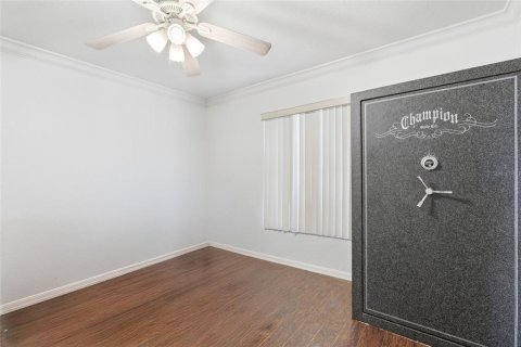 House in Cape Coral, Florida 3 bedrooms, 140.84 sq.m. № 2318418 - photo 28