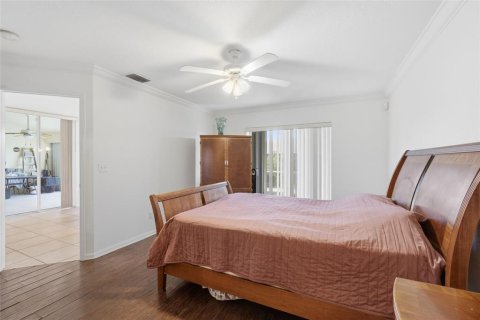 House in Cape Coral, Florida 3 bedrooms, 140.84 sq.m. № 2318418 - photo 20