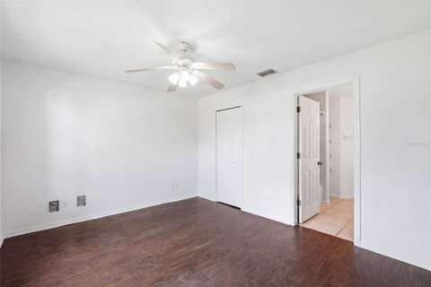 House in Cape Coral, Florida 3 bedrooms, 140.84 sq.m. № 2318418 - photo 24
