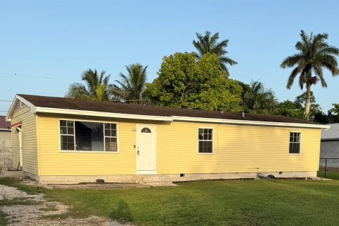 Villa ou maison à South Bay, Floride 3 chambres, 115.94 m2 № 2272705